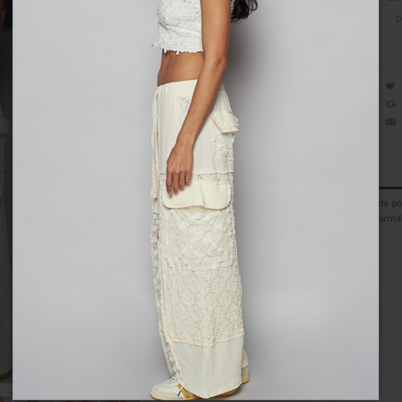 POL Pants - POL Cream Lace-Panel Straight Leg Pants. Size Small